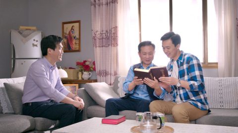 שאלה 30: אתם מעידים שהאדון ישוע כבר חזר כאל הכול יכול בהתגלמותו כבשר ודם, שהוא מבטא את כל האמיתות כדי לטהר את האנושות ולהושיע אותה, ושהוא עושה את עבודת המשפט החל מביתו של אלוהים. אם כן, כיצד עלינו להבחין בקולו של אלוהים, ואיך עלינו לוודא שהאל הכול יכול הוא אכן האדון ישוע שחזר?